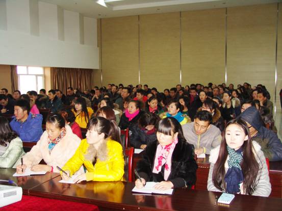 內(nèi)強(qiáng)個(gè)人素質(zhì)，外塑企業(yè)形象